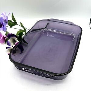 Pyrex 9 x 13 Purple Amethyst Baking Dish. USA Rare Find